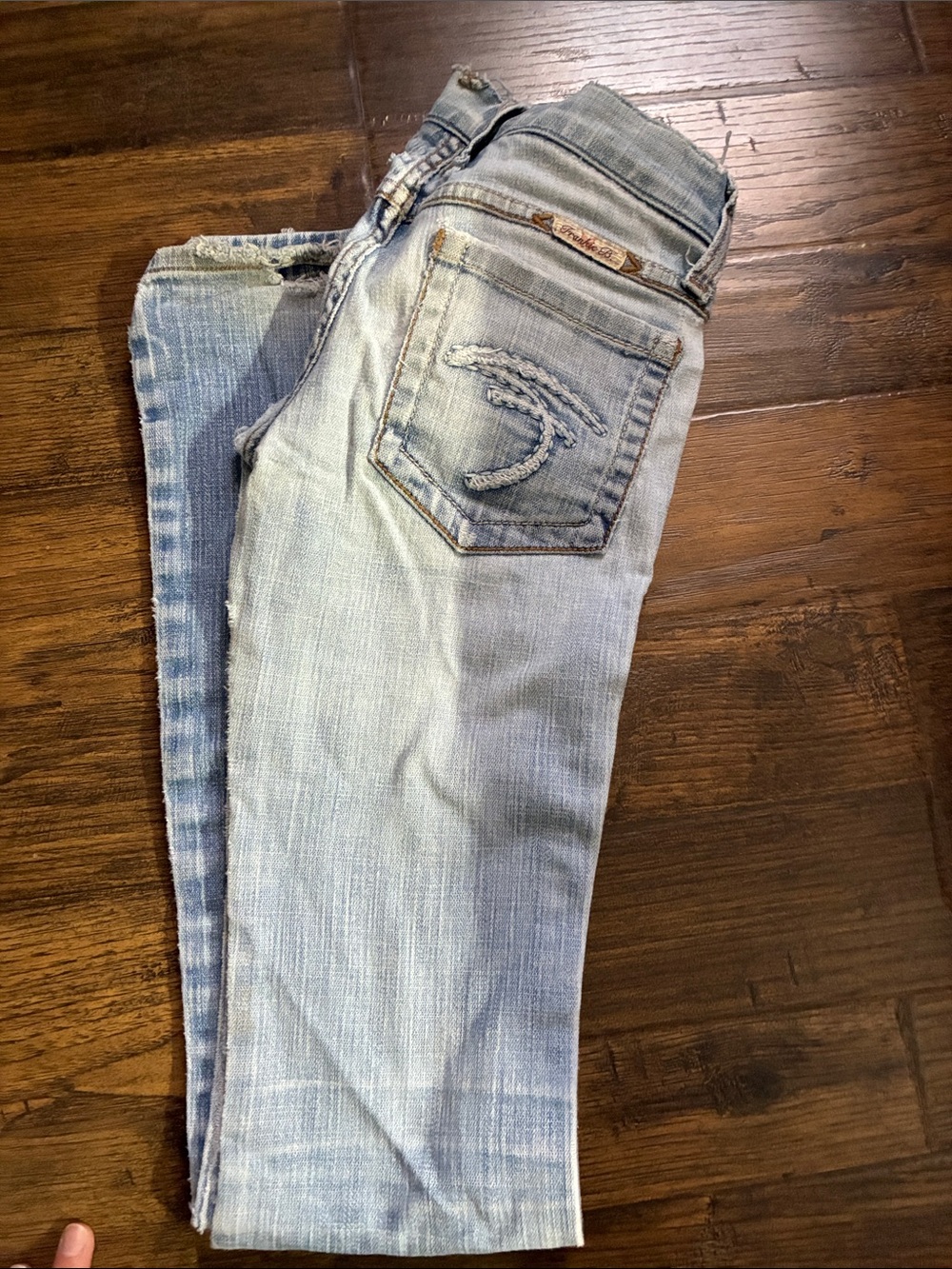 Frankie B. Light Blue Women's Skinny Jeans with Distressed Pocket